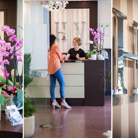 Hotel Virginia دْيانو مارينا المظهر الخارجي الصورة