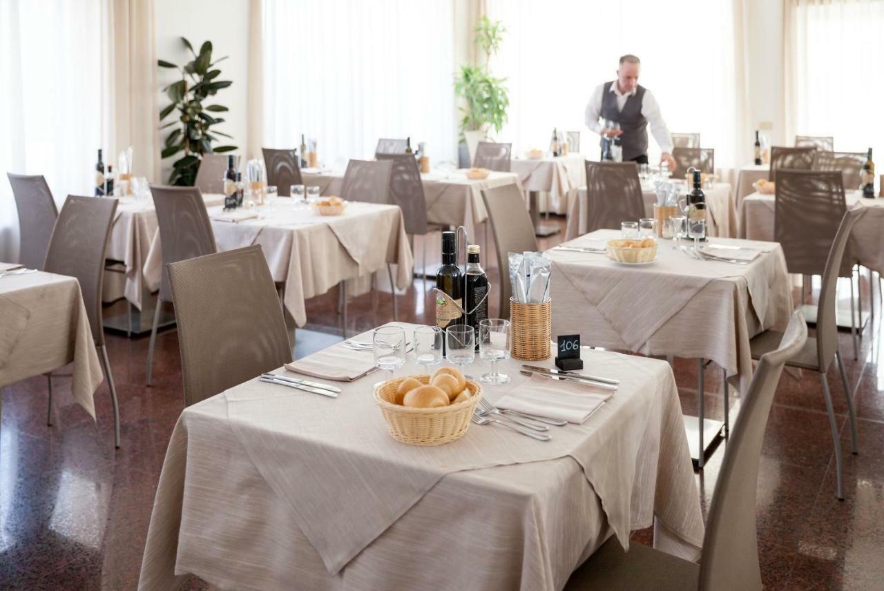 Hotel Virginia دْيانو مارينا المظهر الخارجي الصورة